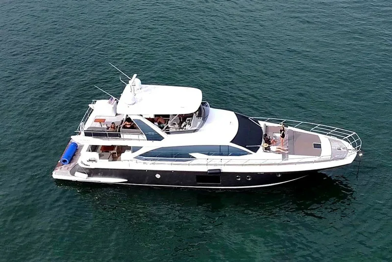 The Image of Azimut Flybridge 2018 - 6388893