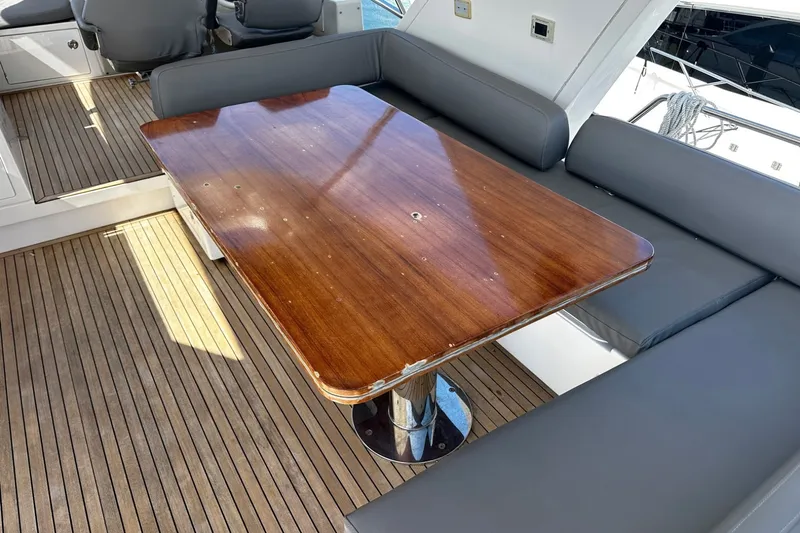 Slide: The Image of Azimut Flybridge 2018 - 6388924