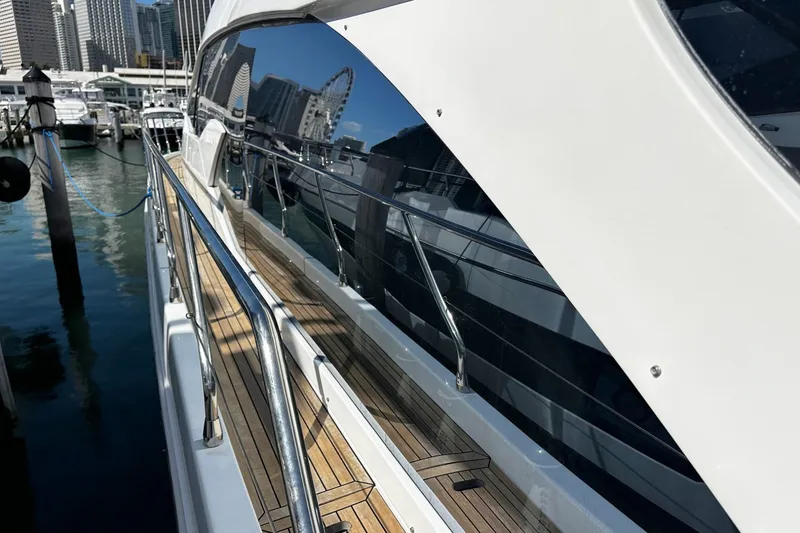 Slide: The Image of Azimut Flybridge 2018 - 6388996