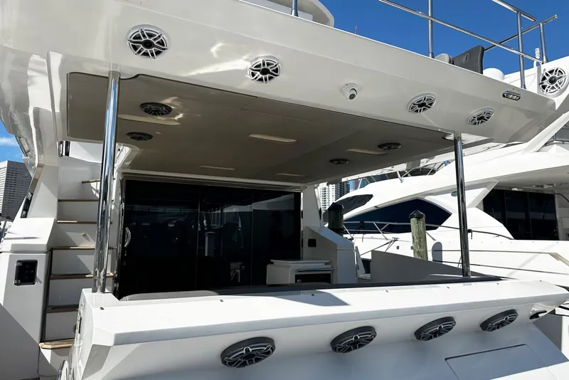 Slide: The Image of Azimut Flybridge 2018 - 6388997