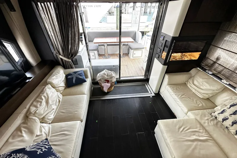 Slide: The Image of Azimut Flybridge 2018 - 6389001