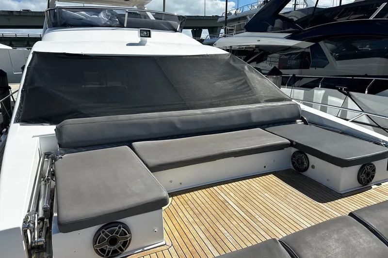 Slide: The Image of Azimut Flybridge 2018 - 6388913