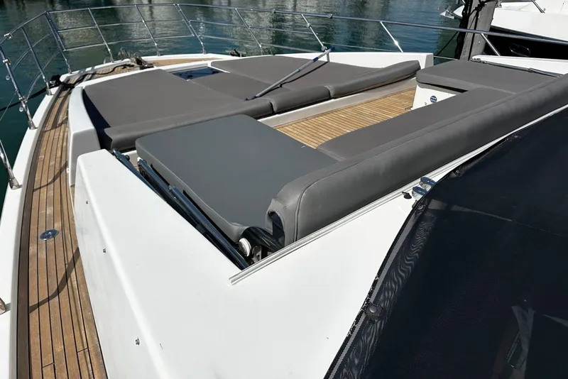 Slide: The Image of Azimut Flybridge 2018 - 6388914
