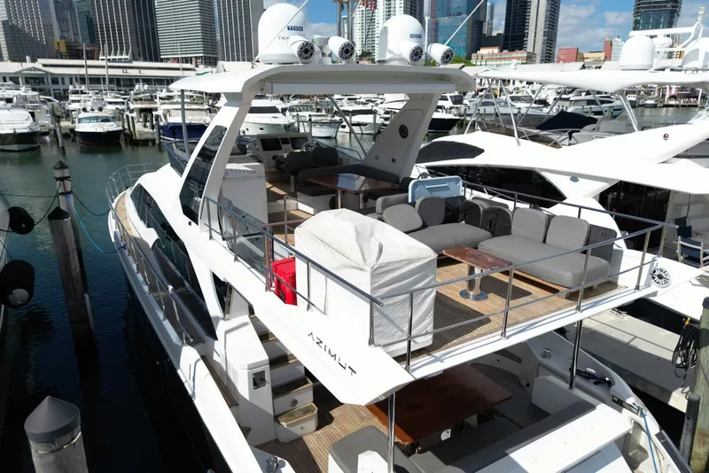 Slide: The Image of Azimut Flybridge 2018 - 6388918