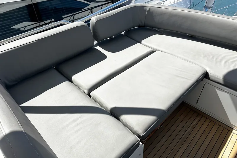 Slide: The Image of Azimut Flybridge 2018 - 6388921