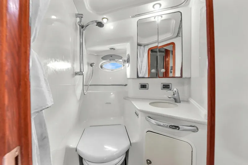 Slide: The Image of Sea Ray 460 Sundancer 2004 - 6389940