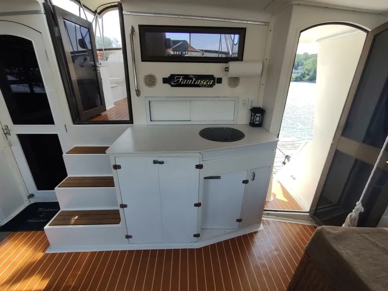 Slide: The Image of Hyatt Double Cabin Motoryacht 1989 - 6391114