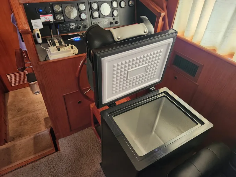 Slide: The Image of Hyatt Double Cabin Motoryacht 1989 - 6391160