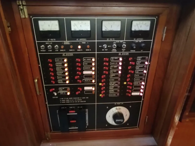 Slide: The Image of Hyatt Double Cabin Motoryacht 1989 - 6391170