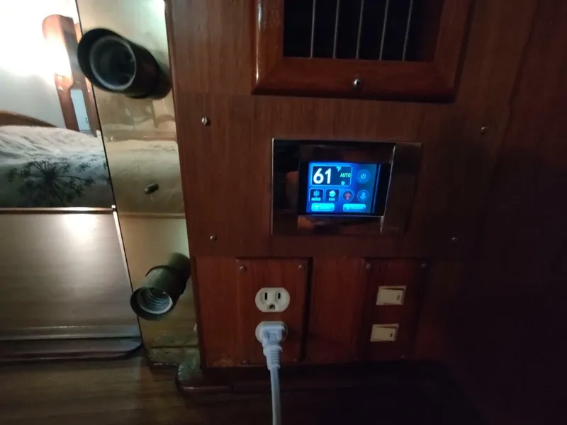 Slide: The Image of Hyatt Double Cabin Motoryacht 1989 - 6391201