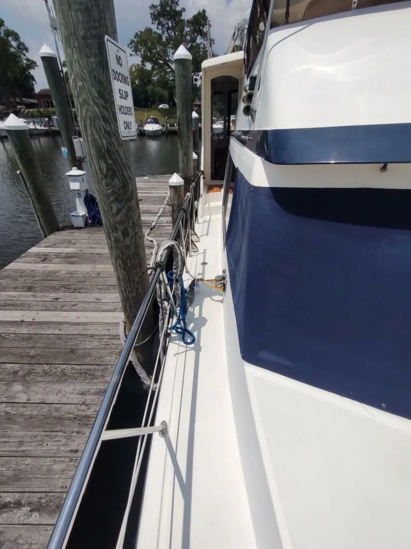 Slide: The Image of Hyatt Double Cabin Motoryacht 1989 - 6391211