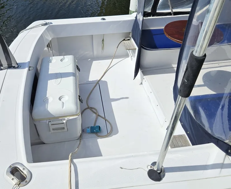 Slide: The Image of Mainship Pilot 30 2000 - 6392025