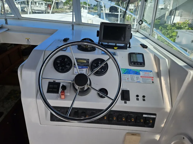 Slide: The Image of Mainship Pilot 30 2000 - 6392029