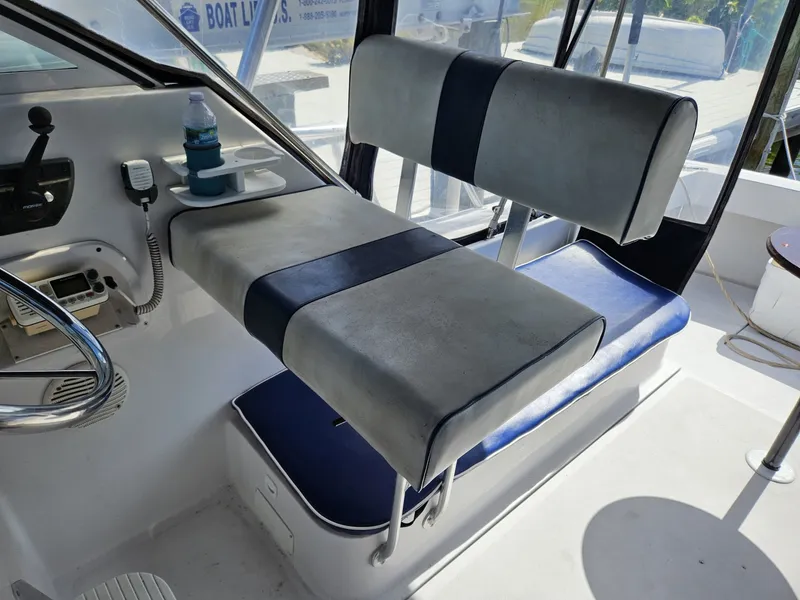 Slide: The Image of Mainship Pilot 30 2000 - 6392030