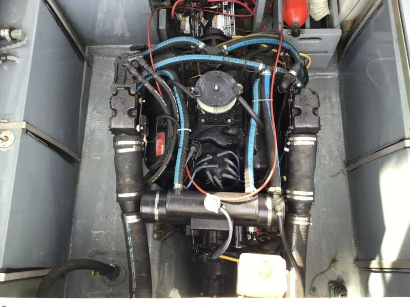 Slide: The Image of Hunter 30 1987 - 6395776