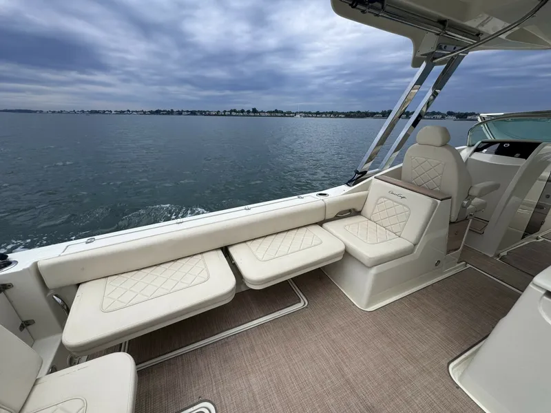 Slide: The Image of Chris-Craft 30 Calypso 2018 - 6457136