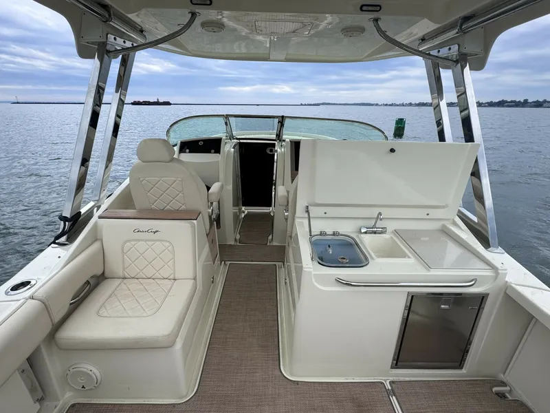Slide: The Image of Chris-Craft 30 Calypso 2018 - 6457122