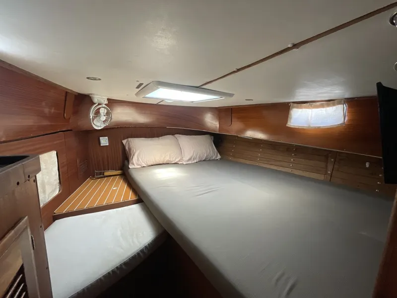 Slide: The Image of Challenger 42 MotorSailor 1974 - 6406214