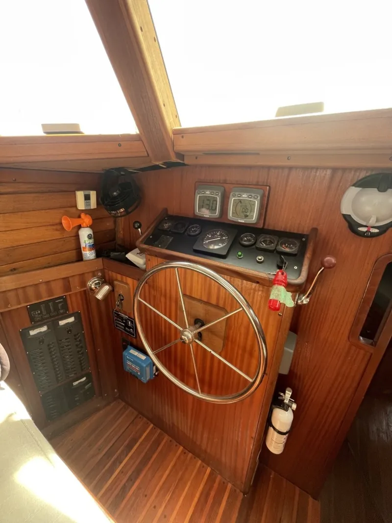 Slide: The Image of Challenger 42 MotorSailor 1974 - 6406204