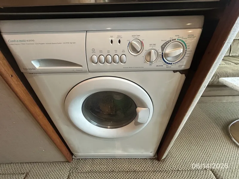 Slide: The Image of 42' Cruisers washer-dryer - 6419335