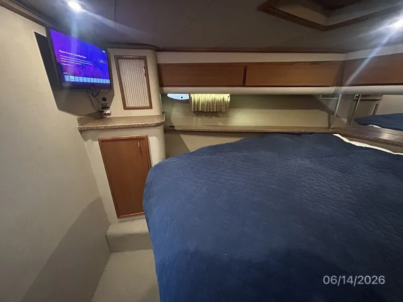 Slide: The Image of 42' Cruisers master stateroom port - 6419321