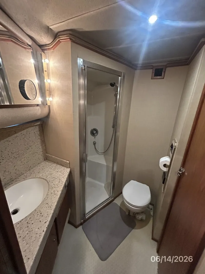 Slide: The Image of 42' Cruisers head-shower - 6419318