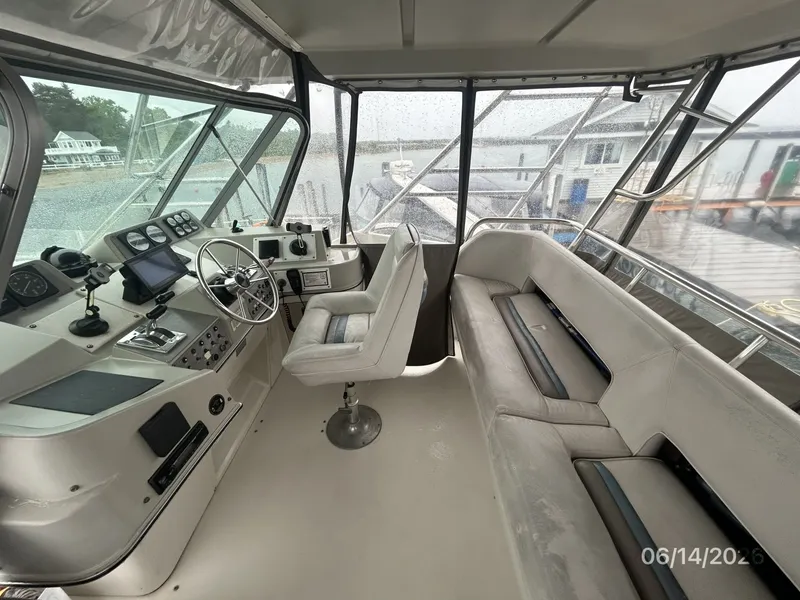 Slide: The Image of 42' Cruisers flybridge starboard - 6419306