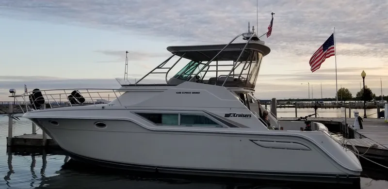 Slide: The Image of 42' Cruisers port profile3 - 6421841