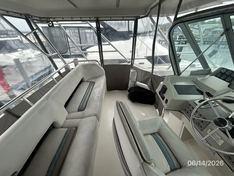 Slide: The Image of 42' Cruisers flybridge port - 6419305