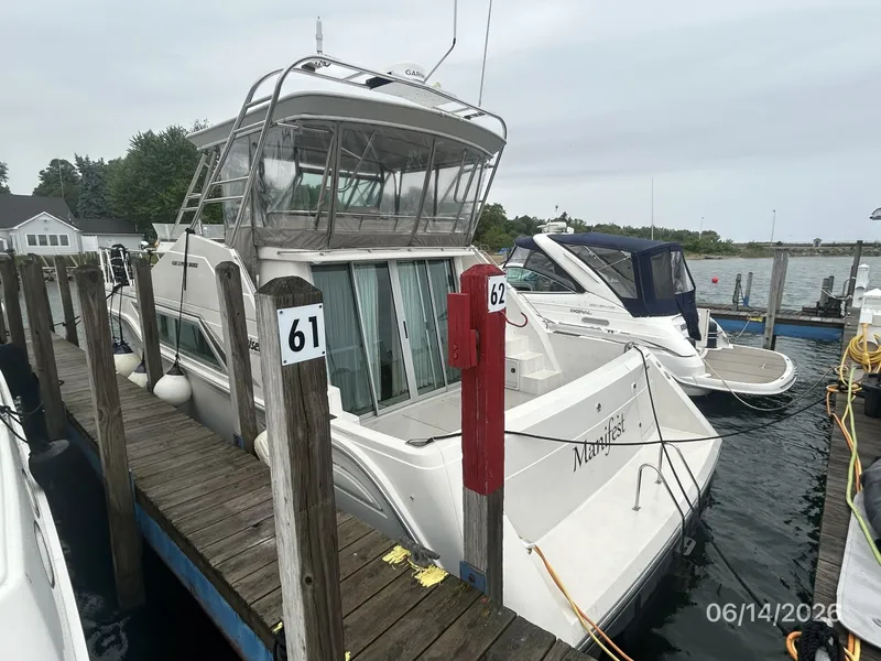 Slide: The Image of 42' Cruisers port aft profile1 - 6419323