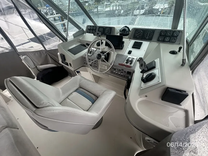 Slide: The Image of 42' Cruisers flybridge forward - 6419302