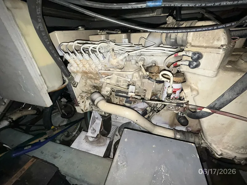 Slide: The Image of 43' Carver starboard main engine - 6422932