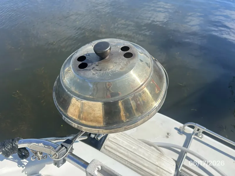 Slide: The Image of 43' Carver cockpit BBQ grill - 6422879