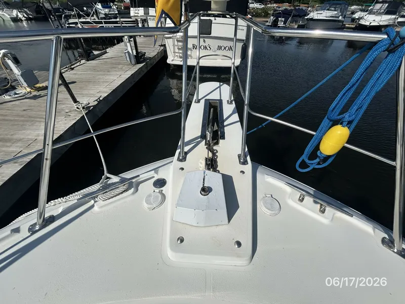 Slide: The Image of 43' Carver anchor windlass1 - 6422876