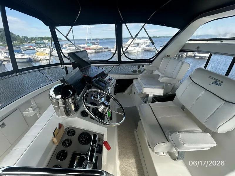 Slide: The Image of 43' Carver flybridge starboard - 6422896