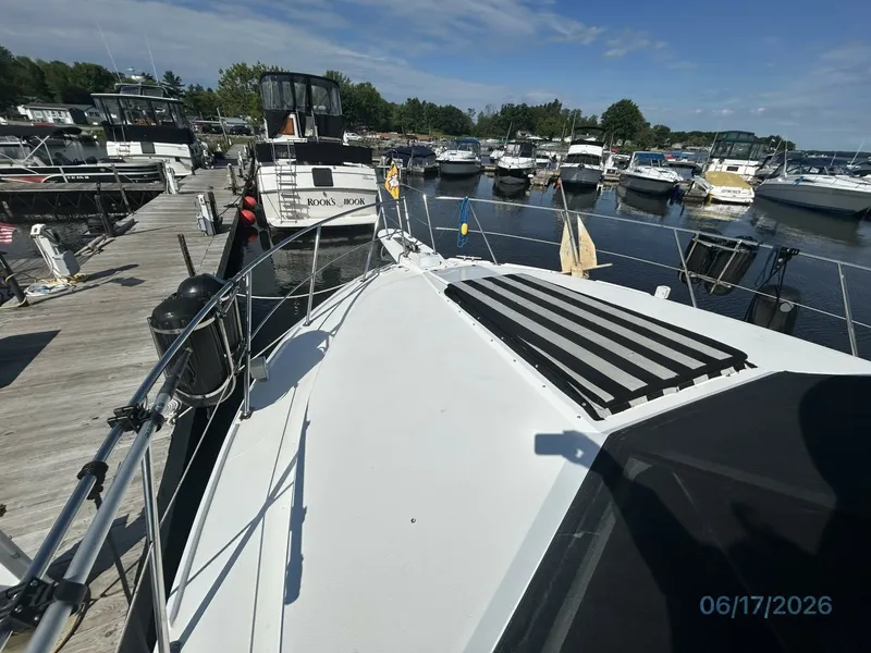 Slide: The Image of 43' Carver foredeck1 - 6422899