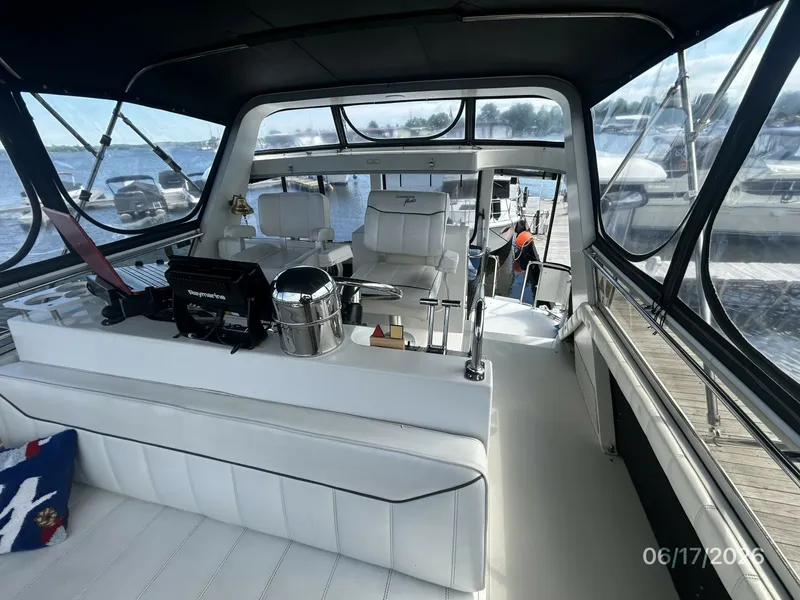 Slide: The Image of 43' Carver flybridge aft - 6422888