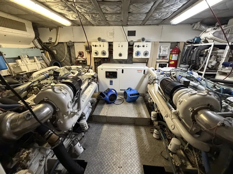 Slide: The Image of Viking Cockpit Motor Yacht 1990 - 7682544