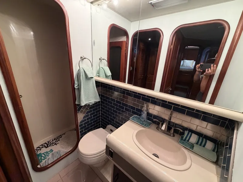Slide: The Image of Viking Cockpit Motor Yacht 1990 - 7682536