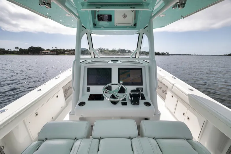 Slide: The Image of Yellowfin 39 Offshore 2017 - 6455126