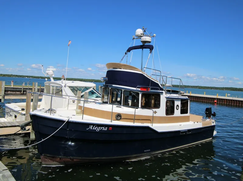 The Image of Ranger Tug R-31CB 2013 - 6455910