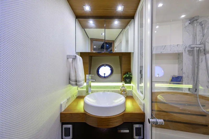 Slide: The Image of Tiara 44 Daybreak - Interior Head 2017 Tiara 44 Flybridge Daybreak - 7656218