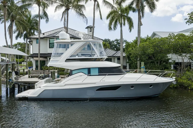 Slide: The Image of Tiara 44 Daybreak - Exterior Profile 2017 Tiara 44 Flybridge Daybreak - 7656244