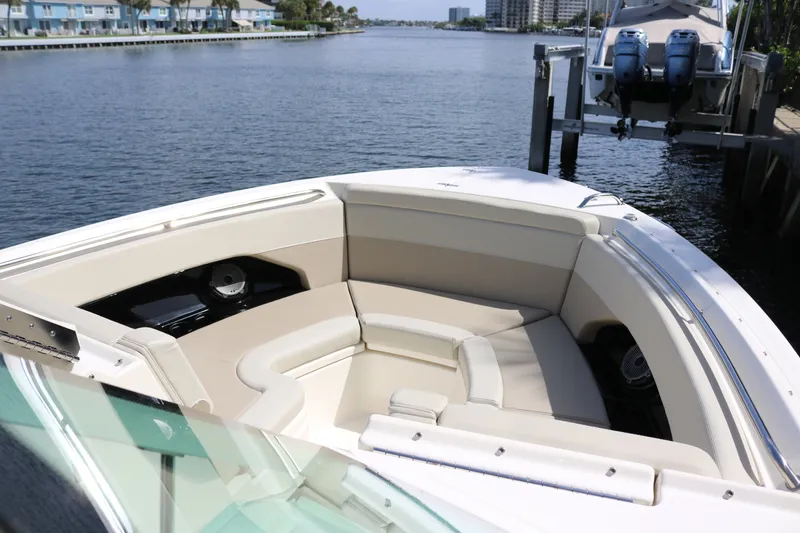 Slide: The Image of Boston Whaler 280 Vantage 2023 - 6457359
