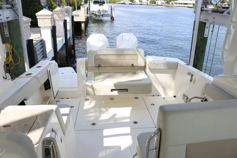 Slide: The Image of Boston Whaler 280 Vantage 2023 - 6457353