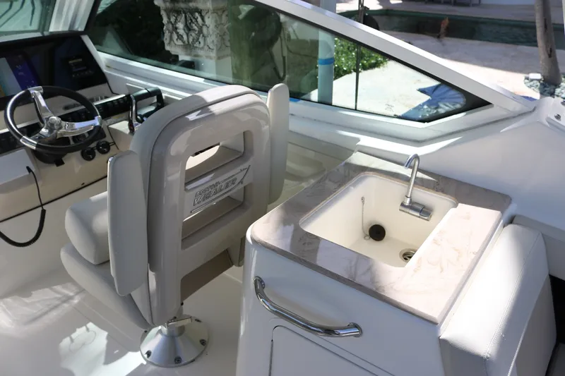 Slide: The Image of Boston Whaler 280 Vantage 2023 - 6457367