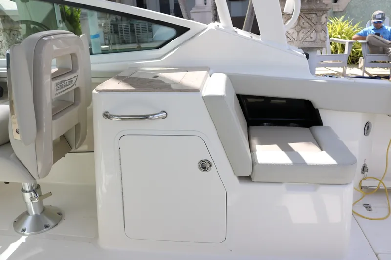 Slide: The Image of Boston Whaler 280 Vantage 2023 - 6457354