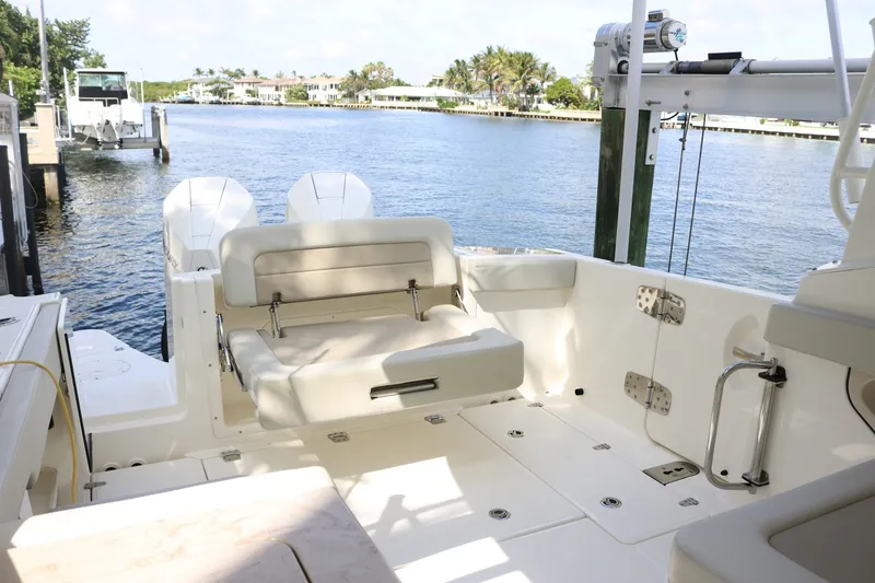 Slide: The Image of Boston Whaler 280 Vantage 2023 - 6457352