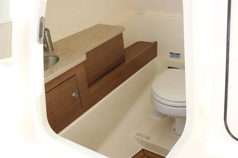 Slide: The Image of Boston Whaler 280 Vantage 2023 - 6457357