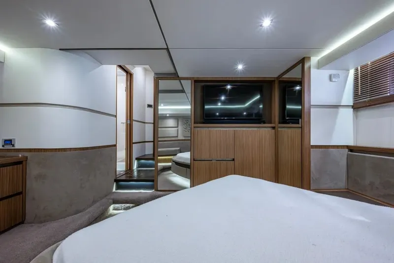 Slide: The Image of Sea Ray L550 Fly 2018 - 6458947